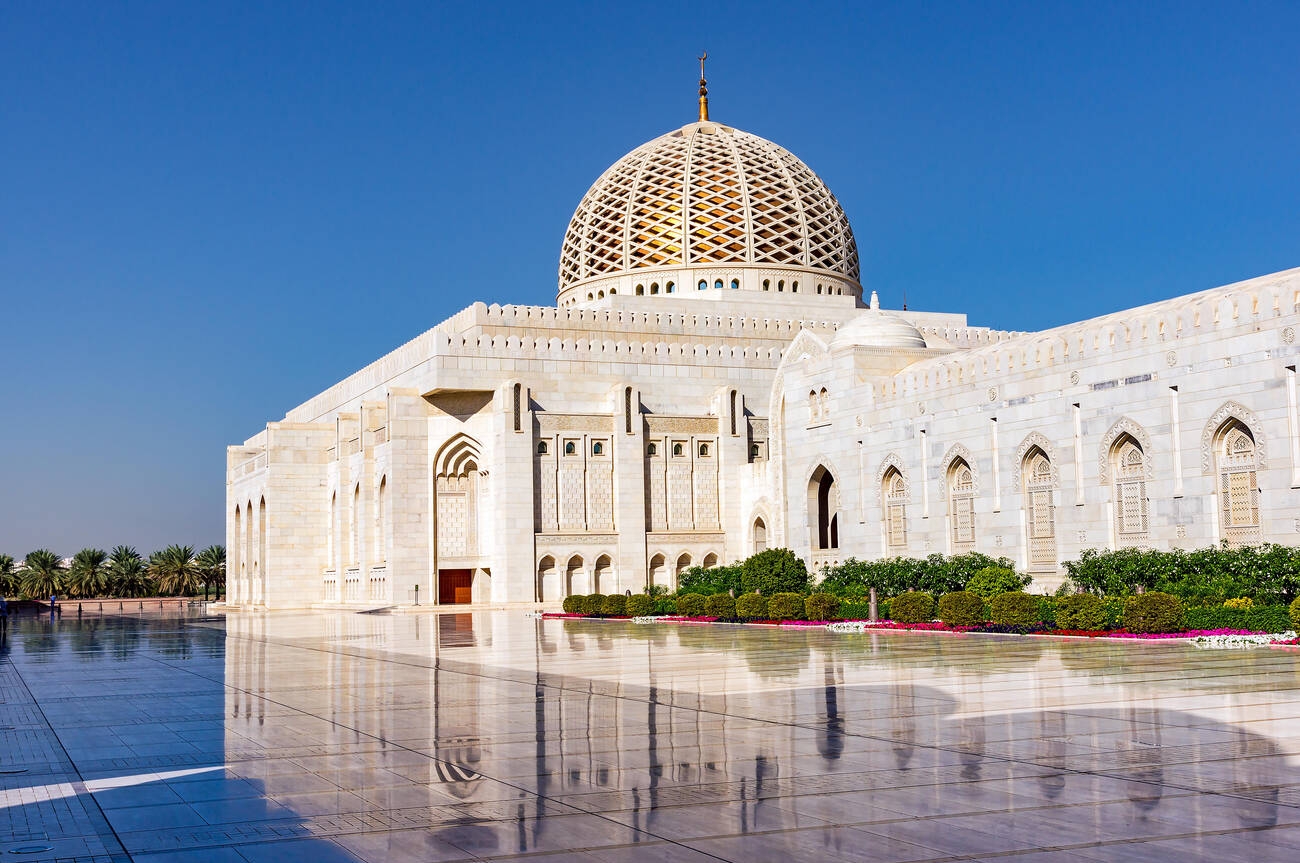 Sultan Qaboos Grand Mosque in Muscat, Oman- Top 10 Tourist Attractions in Oman