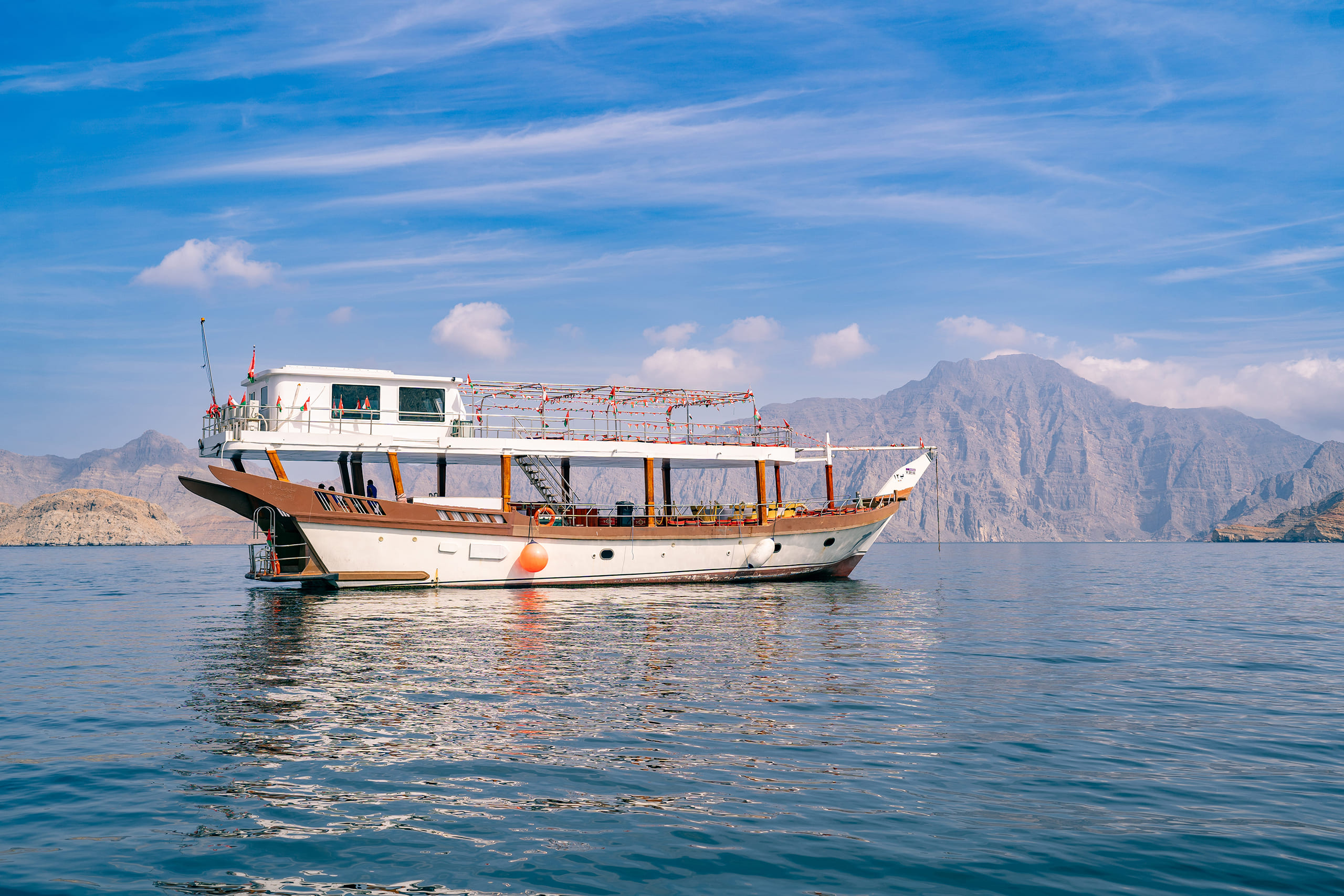 Full-Day Dhow Khasab Cruise vs. Overnight Dhow Cruise